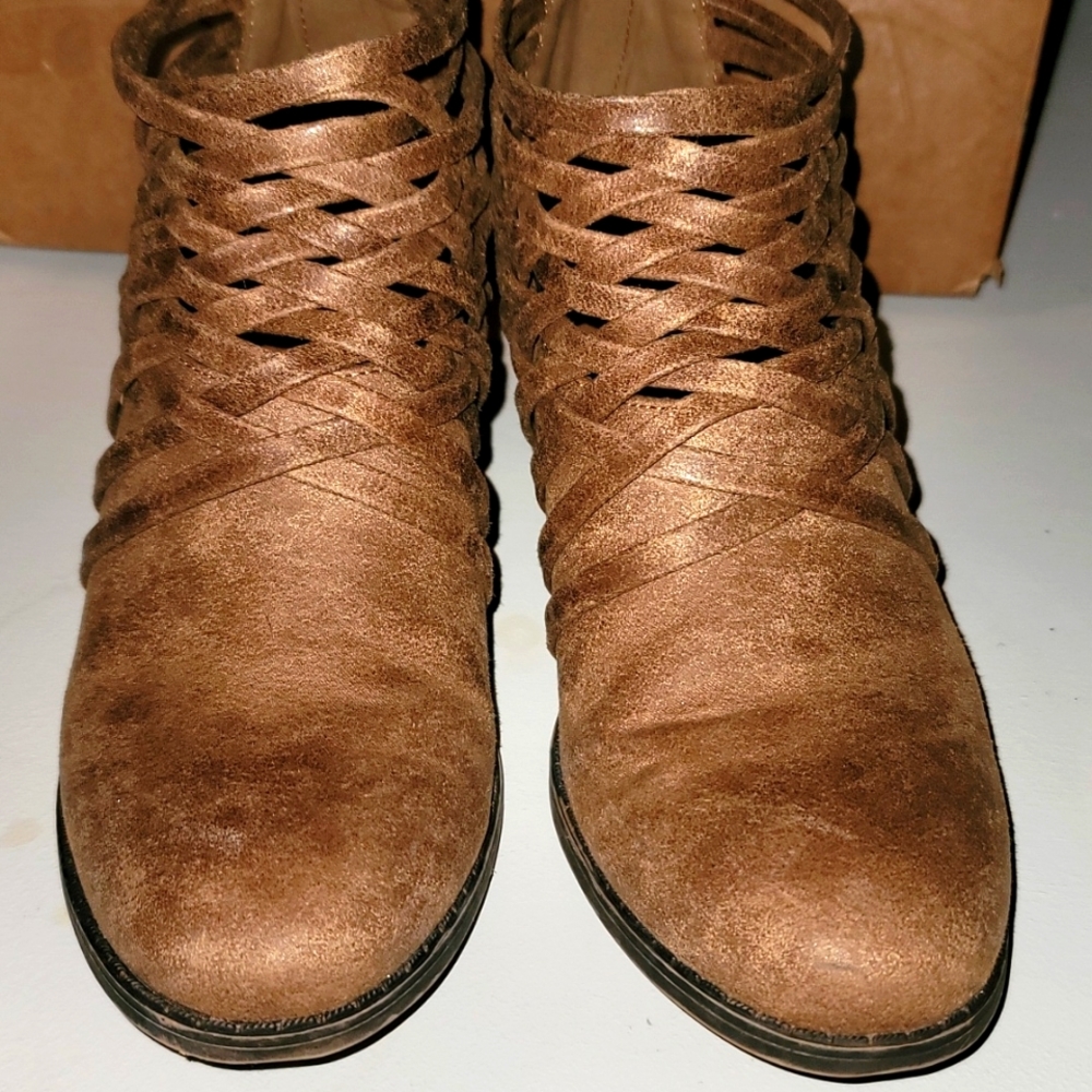 Fergalicious by Fergie booties